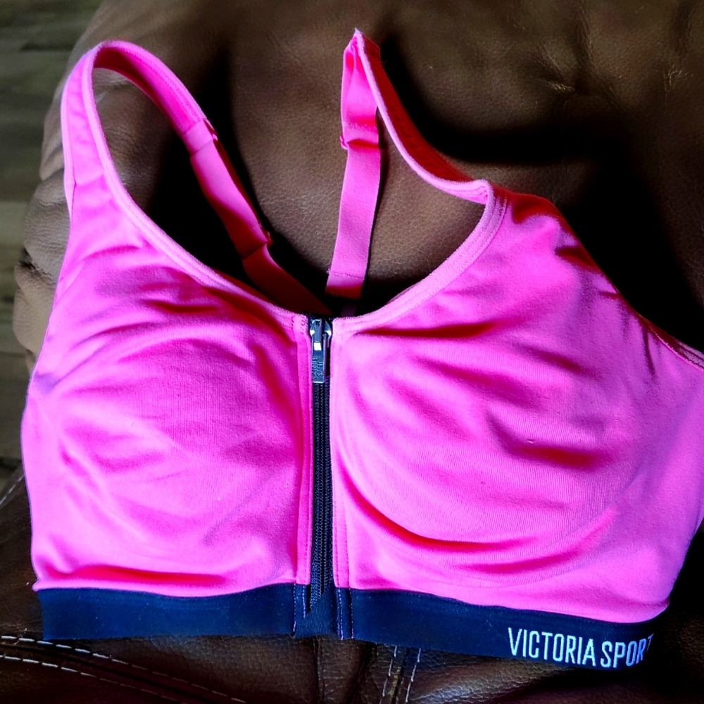 Victoria's Secret Knock Out Sports Bra - 32DDD